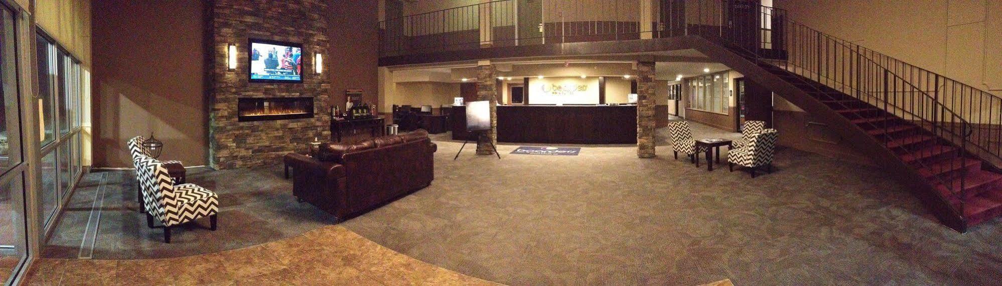 Boarders Inn & Suites By Cobblestone Hotels - Гранд Айлънд Екстериор снимка